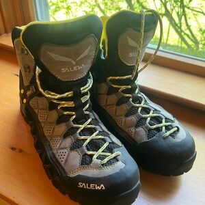 Salewa Men’s Alp Flow Mid GTX Hiking Boots